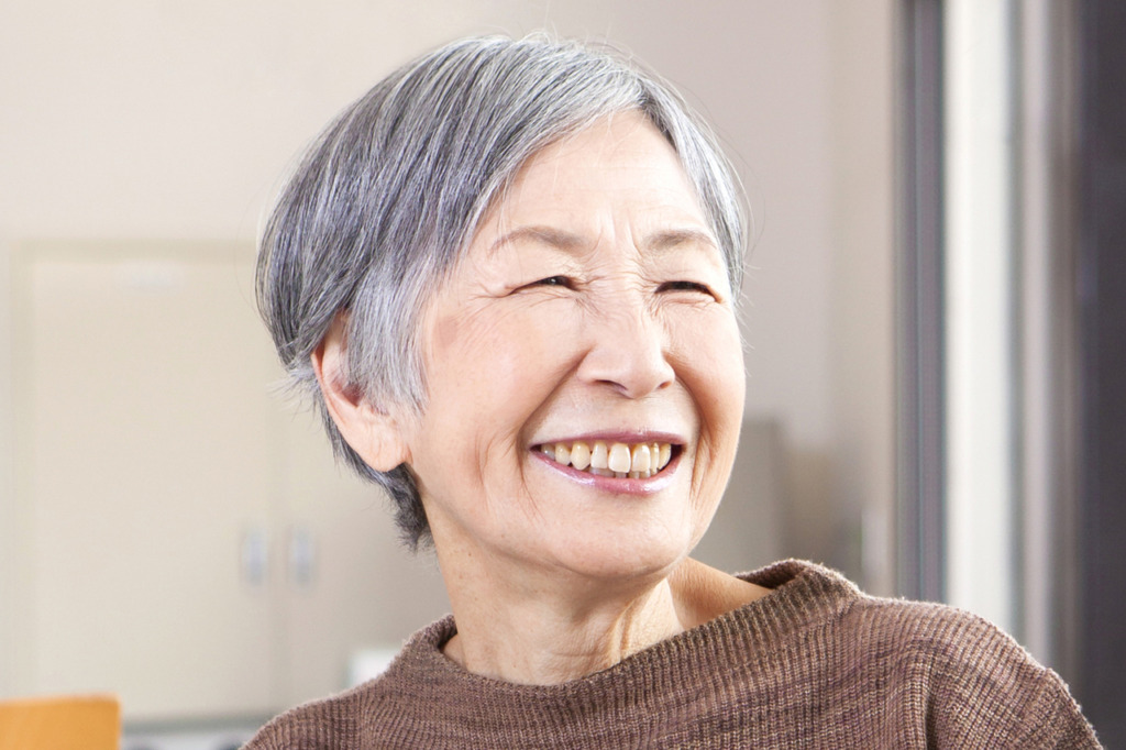 老年白髪腎虚証の女性の写真